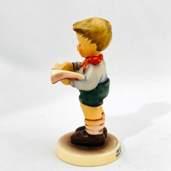 Goebel Hummel #2087/B  "Honor Student" TMK8 - Club Membership Edition - Picture 7 of 13